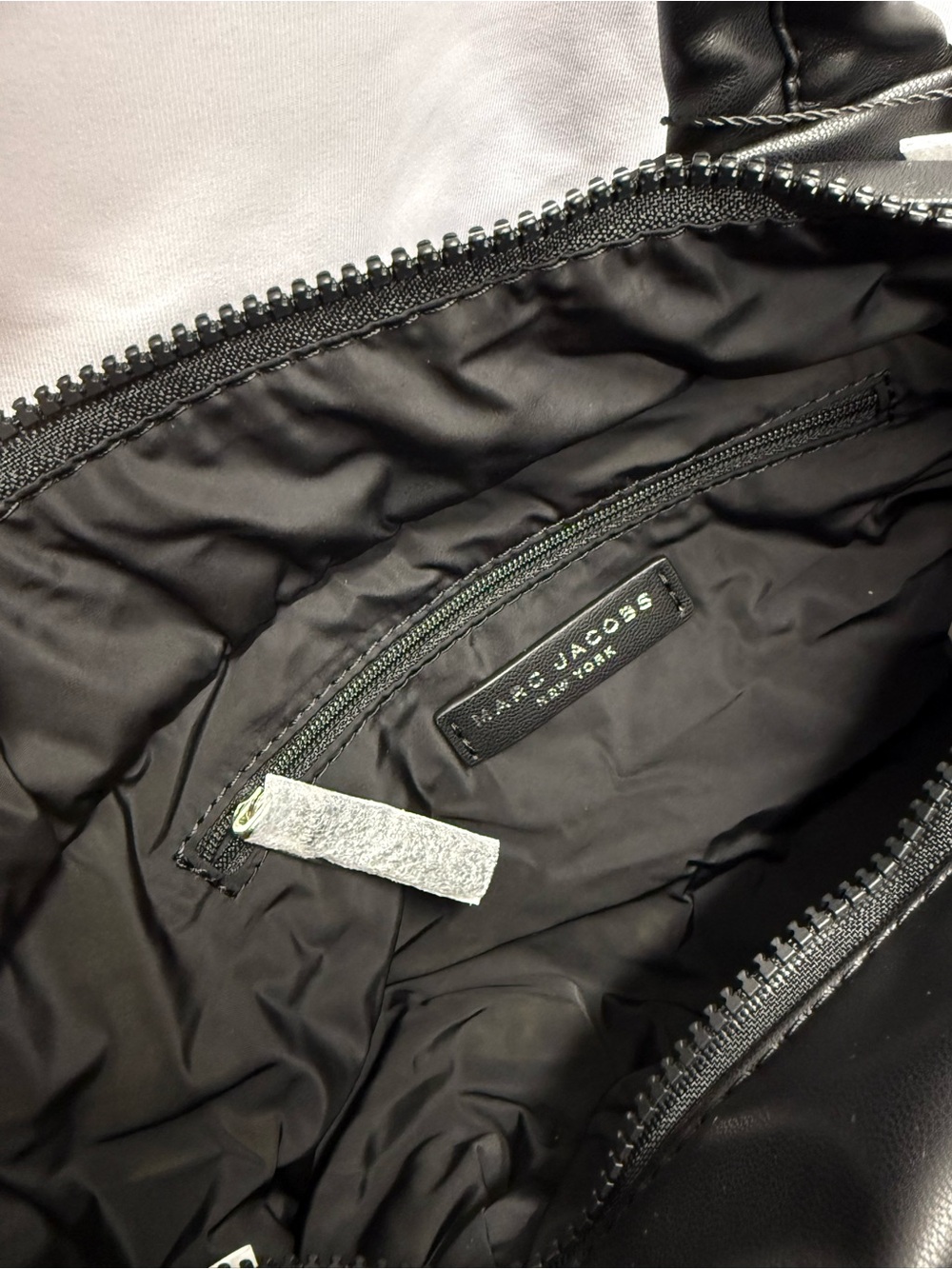 (new+tag) Marc Jacobs Black Quilted Leather Shoulder Xbody Bag with Logo Plaque - Picture 7 of 10